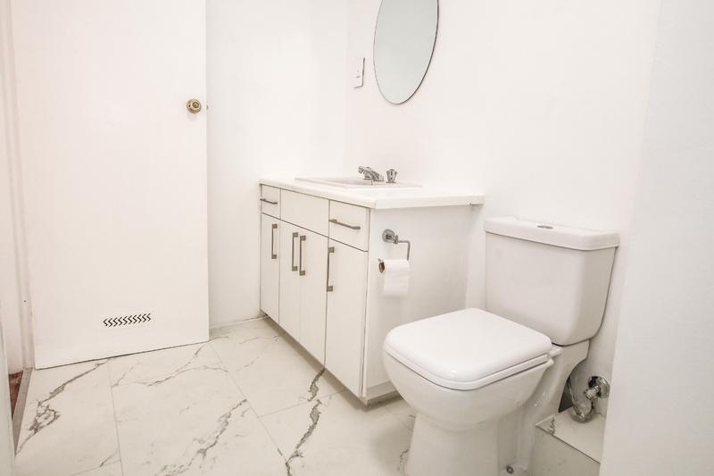 1 Bedroom Property for Sale in Mouille Point Western Cape